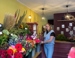 Keyla opent bloemenwinkel De Groene Eend